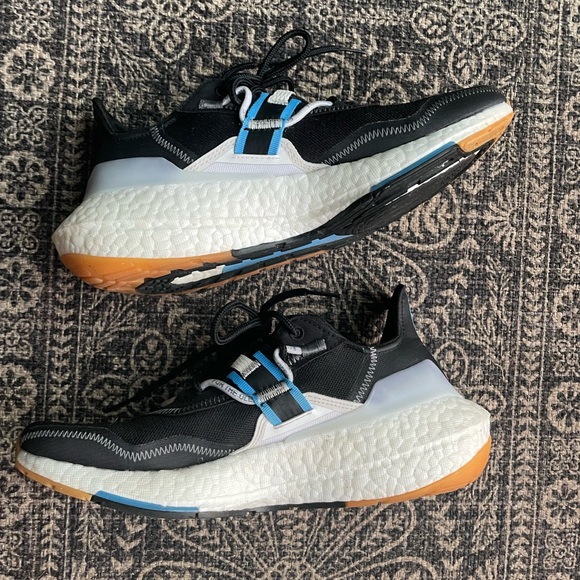 WOMEN'S ADIDAS ULTRA BOOST 22 X PARLEY Size 8.5 - Picture 6 of 8